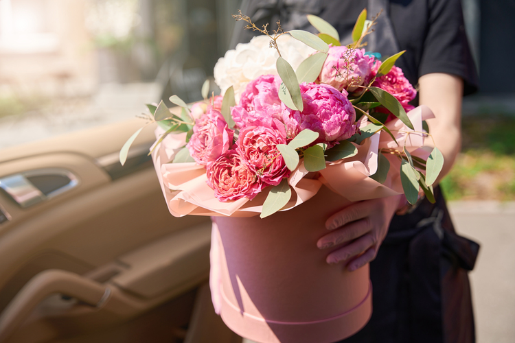 pinky bouquet of flowers